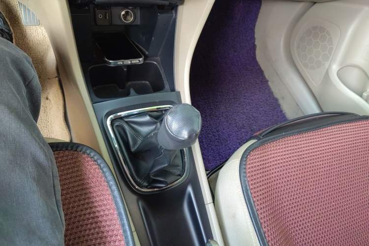 Used Suzuki Alivio 2015 1.6L Manual Comfort Model Gear Lever