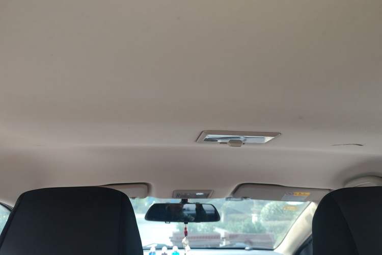 Used Suzuki Alivio 2015 1.6L Automatic Comfort Model Headliner
