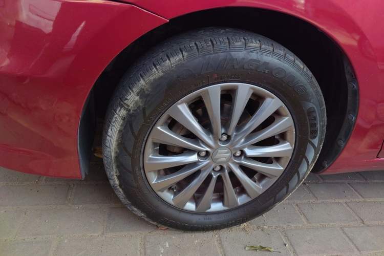 Used Suzuki Alivio 2015 1.6L Manual Comfort Model Left Front Wheel Hub