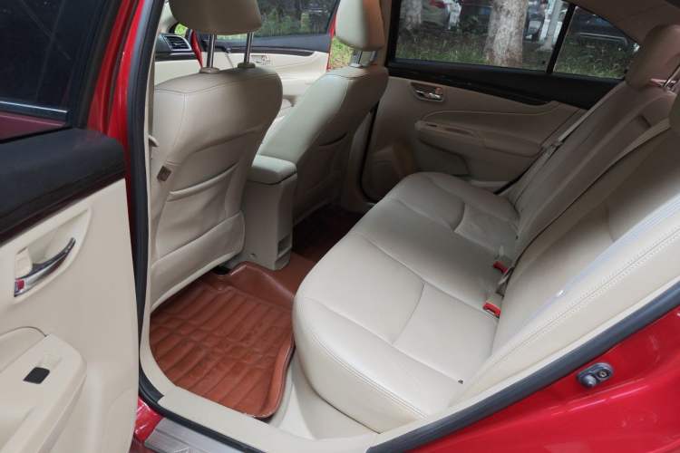 Used Suzuki Alivio 2015 1.6L Automatic Enjoyment Model Left Rear Seat
