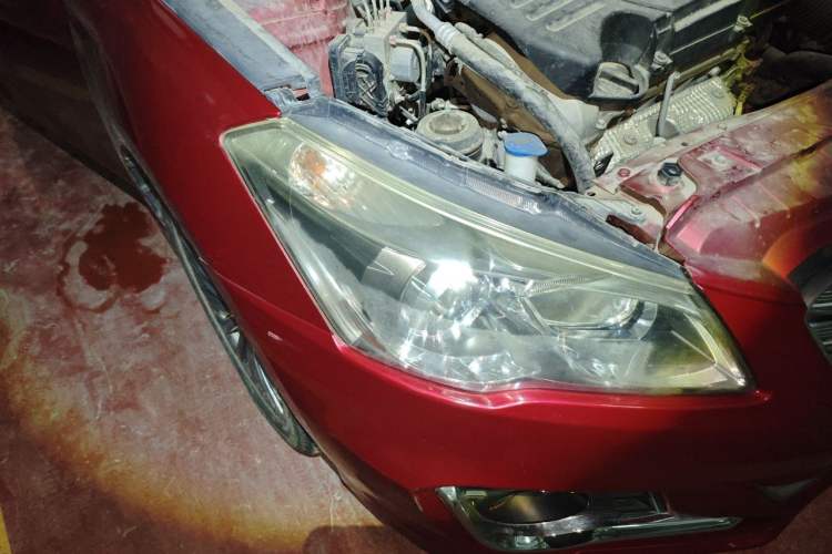 Used Suzuki Alivio 2015 1.6L Automatic Luxury Model Right Front Headlight