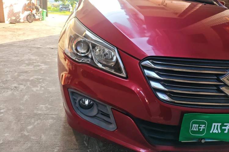 Used Suzuki Alivio 2015 1.6L Manual Comfort Model Right Front Headlight