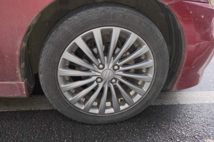 Used Suzuki Alivio 2015 1.6L Automatic Enjoyment Model Right Front Wheel Hub