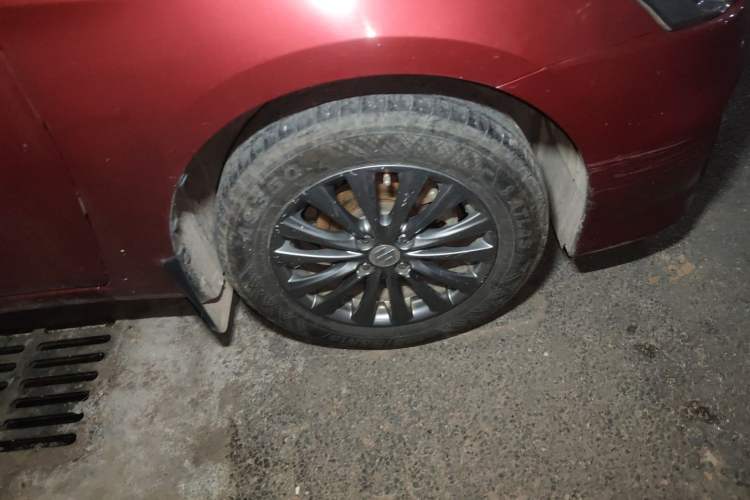 Used Suzuki Alivio 2015 1.6L Manual Comfort Model Right Front Wheel Hub