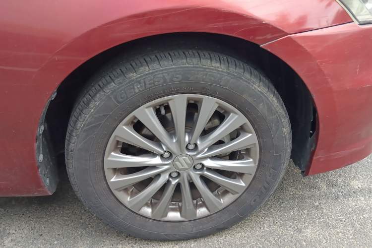 Used Suzuki Alivio 2015 1.6L Manual Comfort Model Right Front Wheel Hub