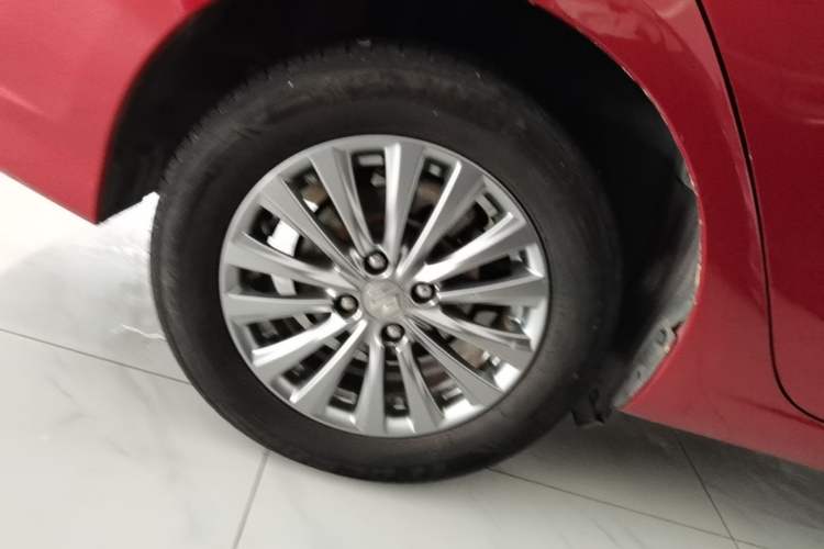 Used Suzuki Alivio 2015 1.6L Manual Comfort Model Right Rear Wheel Hub