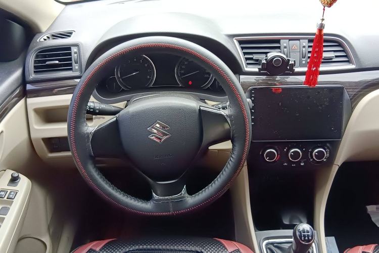 Used Suzuki Alivio 2015 1.6L Manual Comfort Model Steering Wheel