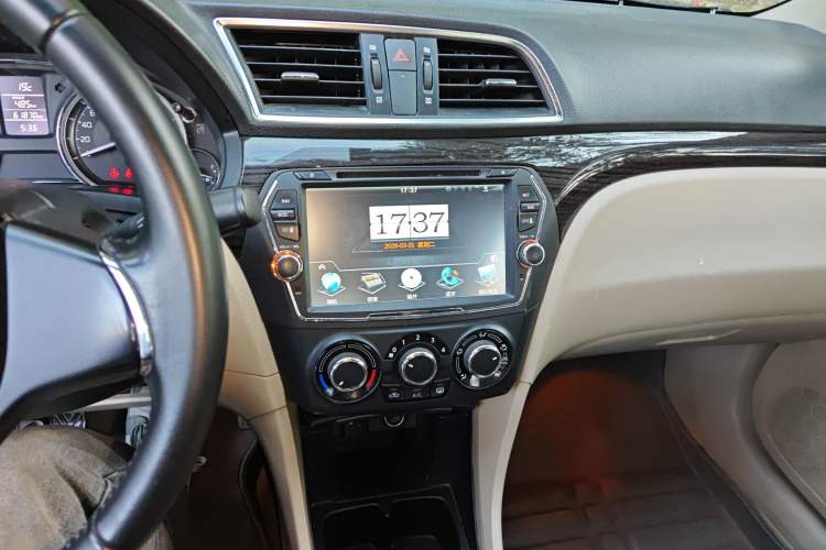 Used Suzuki Alivio 2015 1.6L Manual Enjoyment Model Audio And AC Panel