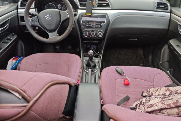 Used Suzuki Alivio 2015 1.6L Manual Enjoyment Model Center Console