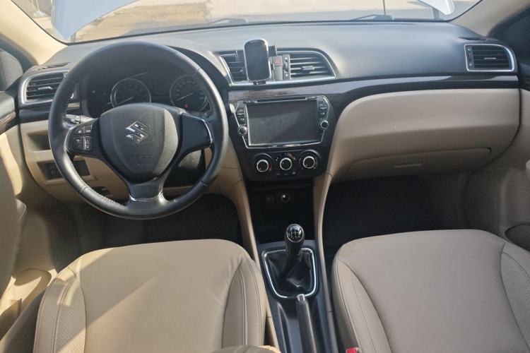 Used Suzuki Alivio 2015 1.6L Manual Enjoyment Model Center Console
