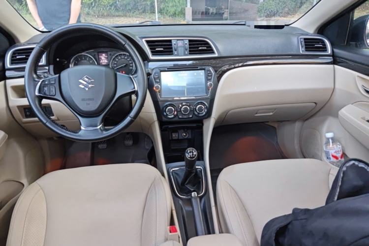 Used Suzuki Alivio 2015 1.6L Manual Enjoyment Model Center Console