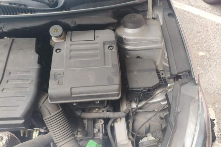 Used Suzuki Alivio 2015 1.6L Automatic Enjoyment Model Engine Bay Left
