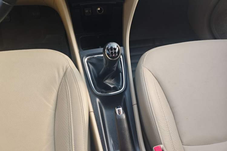 Used Suzuki Alivio 2015 1.6L Manual Enjoyment Model Gear Lever