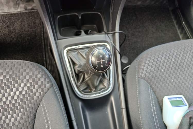 Used Suzuki Alivio 2015 1.6L Manual Comfort Model Gear Lever