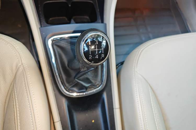 Used Suzuki Alivio 2015 1.6L Manual Enjoyment Model Gear Lever
