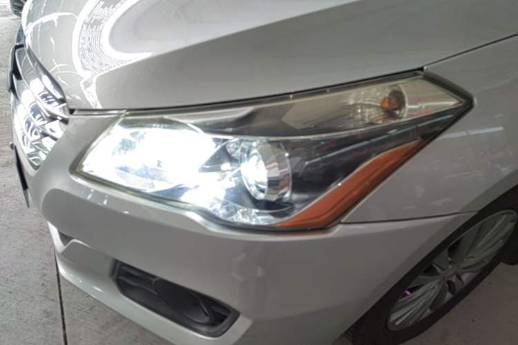 Used Suzuki Alivio 2015 1.6L Automatic Comfort Model Left Front Headlight