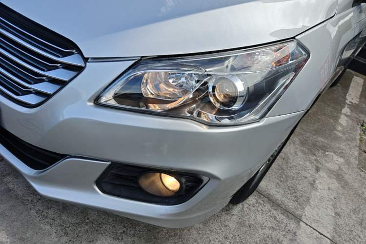 Used Suzuki Alivio 2015 1.6L Manual Comfort Model Left Front Headlight