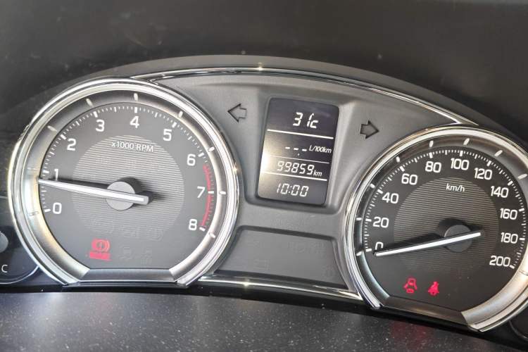 Used Suzuki Alivio 2015 1.6L Manual Comfort Model Odometer Close Up