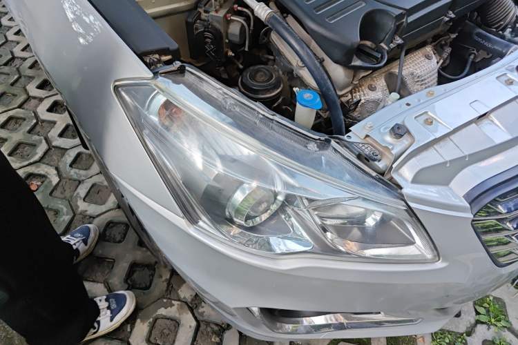 Used Suzuki Alivio 2015 1.6L Manual Enjoyment Model Right Front Headlight