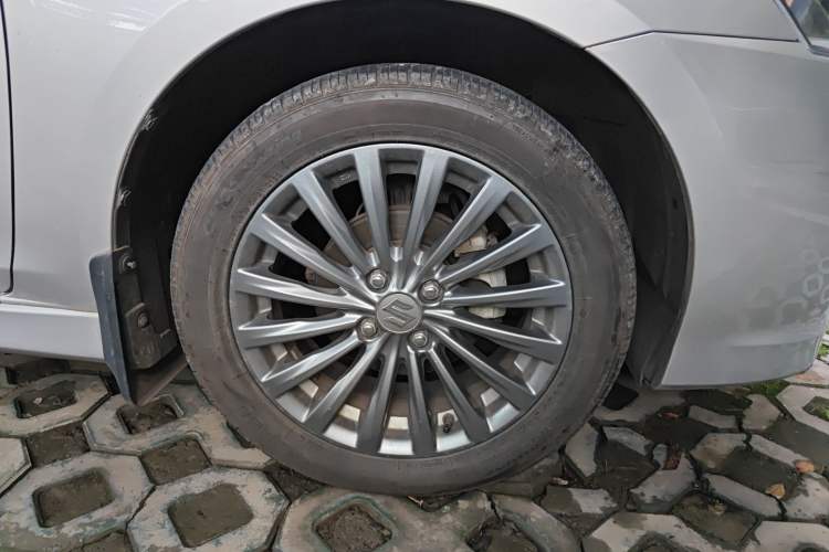 Used Suzuki Alivio 2015 1.6L Manual Enjoyment Model Right Front Wheel Hub