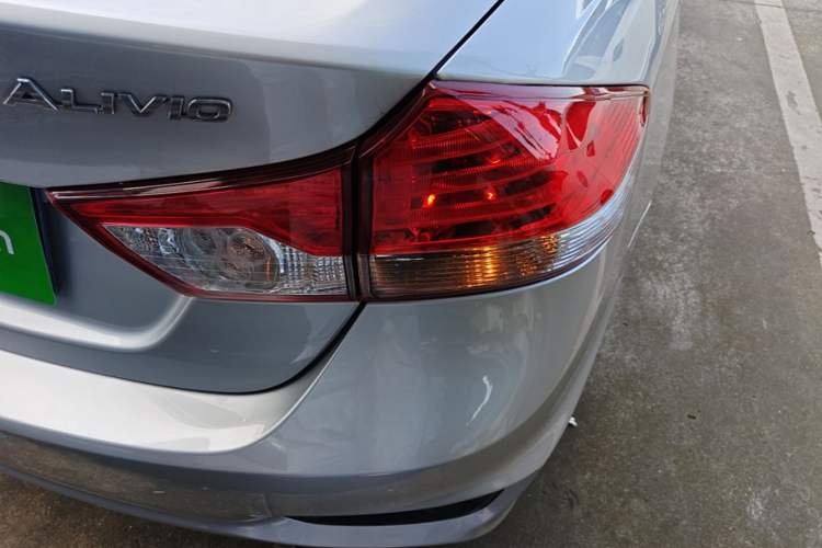 Used Suzuki Alivio 2015 1.6L Manual Comfort Model Right Rear Taillight