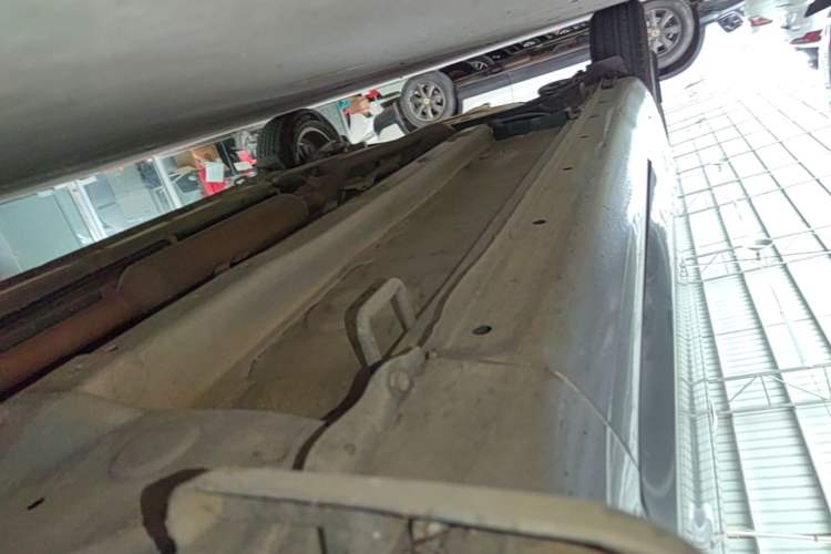Used Suzuki Alivio 2015 1.6L Automatic Comfort Model Right Side Sill