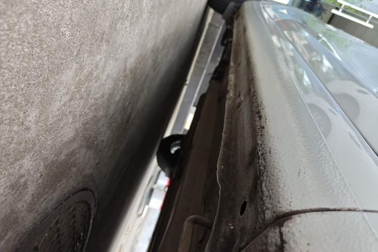 Used Suzuki Alivio 2015 1.6L Manual Comfort Model Right Side Sill