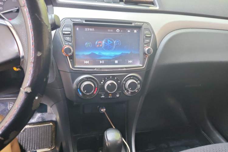 Used Suzuki Alivio 2015 1.6L Automatic Comfort Model Audio And AC Panel