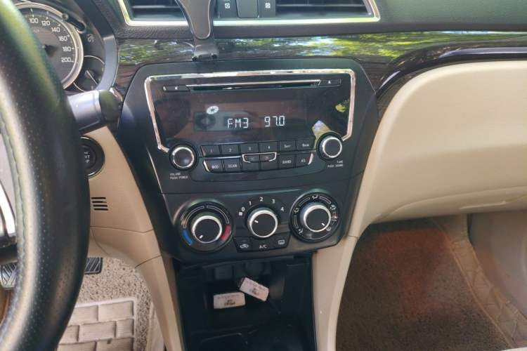 Used Suzuki Alivio 2015 1.6L Manual Enjoyment Model Audio And AC Panel