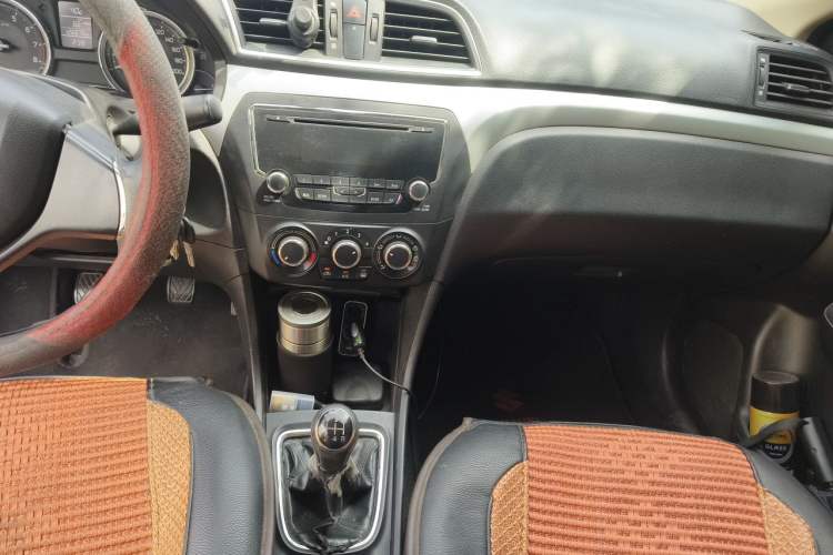 Used Suzuki Alivio 2015 1.6L Manual Comfort Model Audio And AC Panel