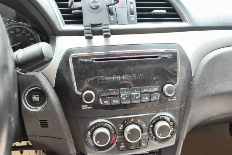 Used Suzuki Alivio 2015 1.6L Automatic Enjoyment Model Audio And AC Panel