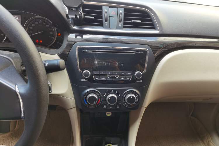 Used Suzuki Alivio 2015 1.6L Manual Comfort Model Audio And AC Panel