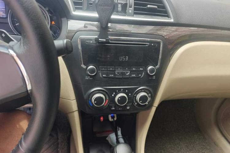 Used Suzuki Alivio 2015 1.6L Automatic Enjoyment Model Audio And AC Panel