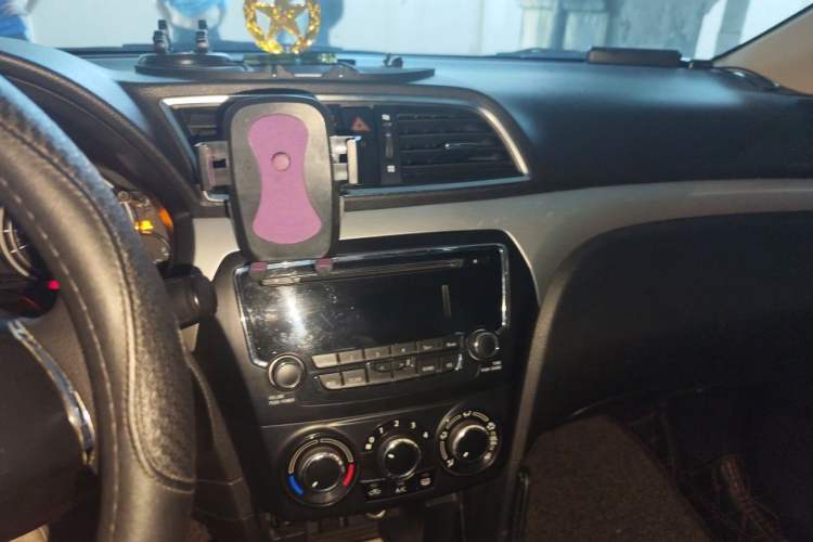 Used Suzuki Alivio 2015 1.6L Manual Comfort Model Audio And AC Panel