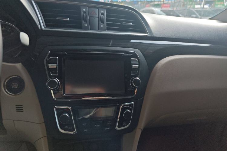 Used Suzuki Alivio 2015 1.6L Automatic Luxury Model Audio And AC Panel