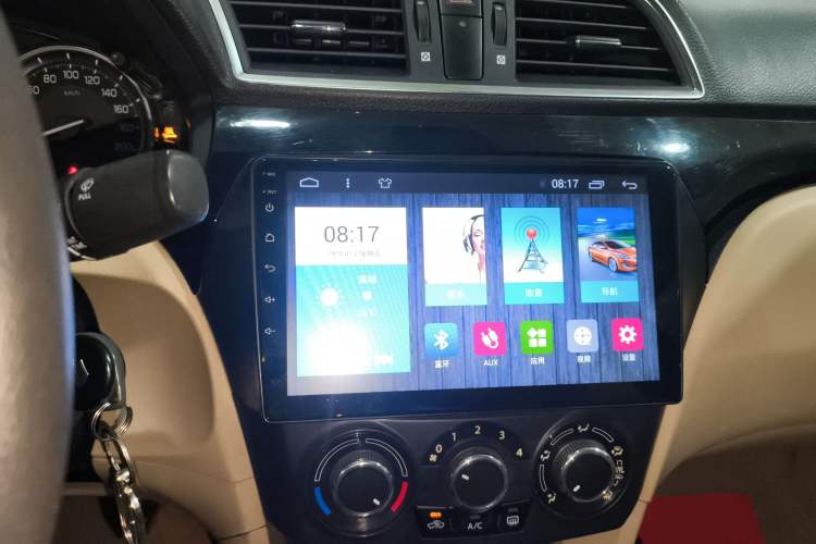 Used Suzuki Alivio 2015 1.6L Manual Comfort Model Audio And AC Panel