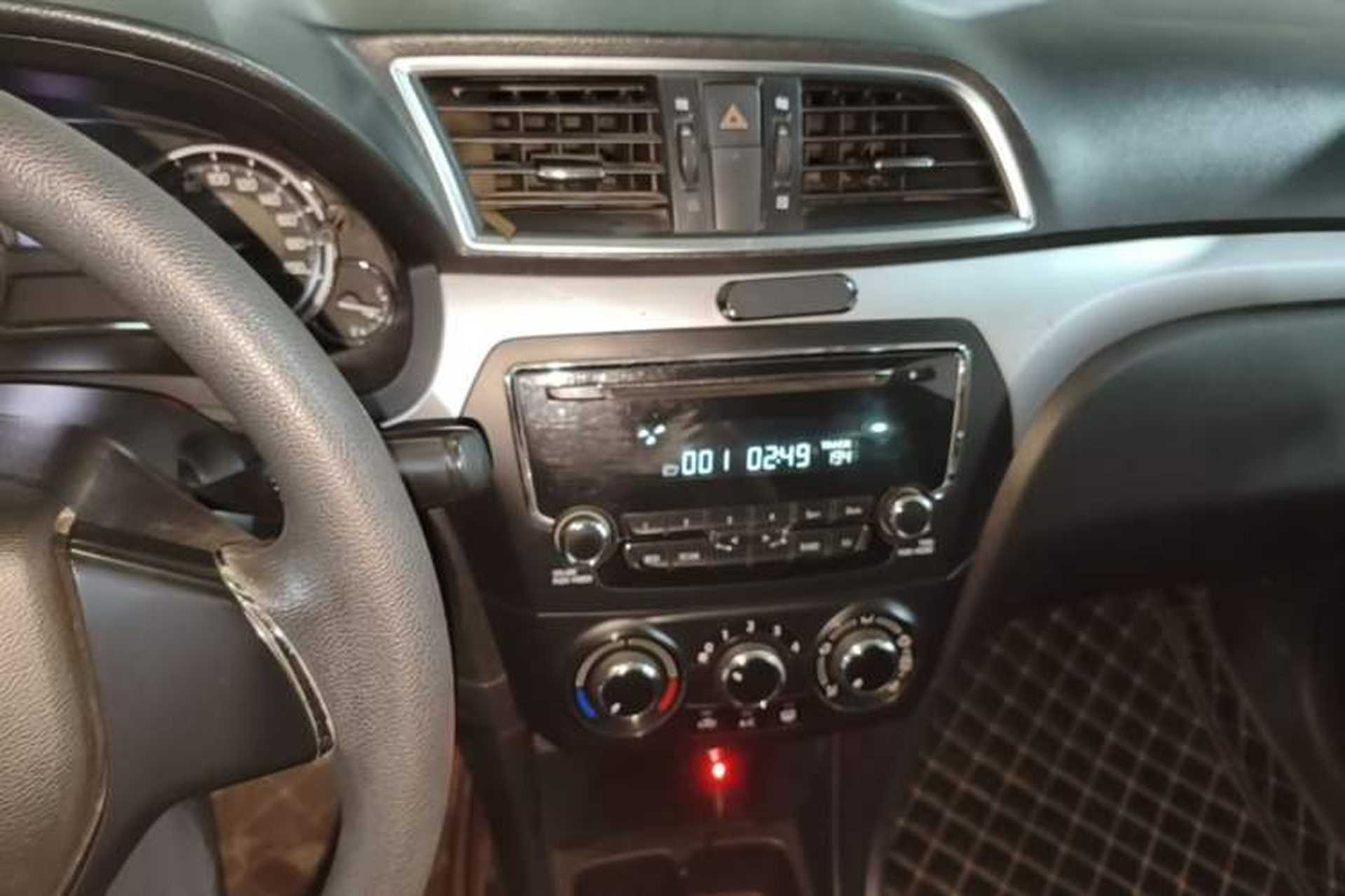 Used Suzuki Alivio 2015 1.6L Manual Comfort Model Audio And AC Panel