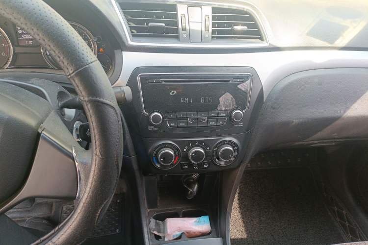 Used Suzuki Alivio 2015 1.6L Manual Comfort Model Audio And AC Panel