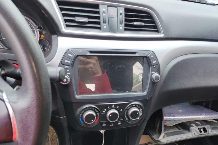 Used Suzuki Alivio 2015 1.6L Manual Comfort Model Audio And AC Panel