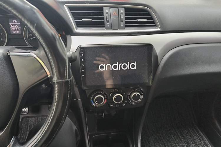 Used Suzuki Alivio 2015 1.6L Manual Comfort Model Audio And AC Panel
