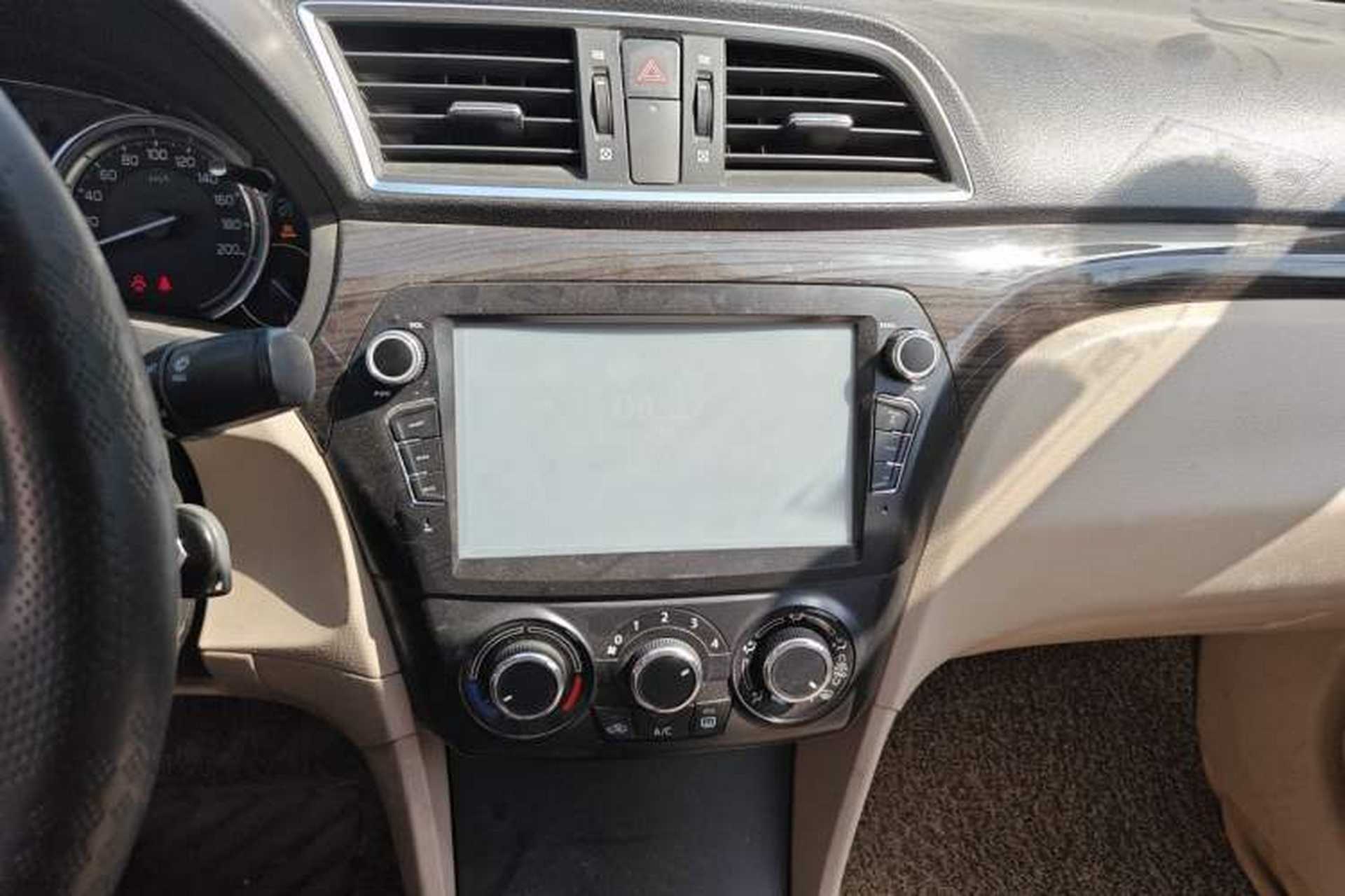 Used Suzuki Alivio 2015 1.6L Manual Comfort Model Audio And AC Panel