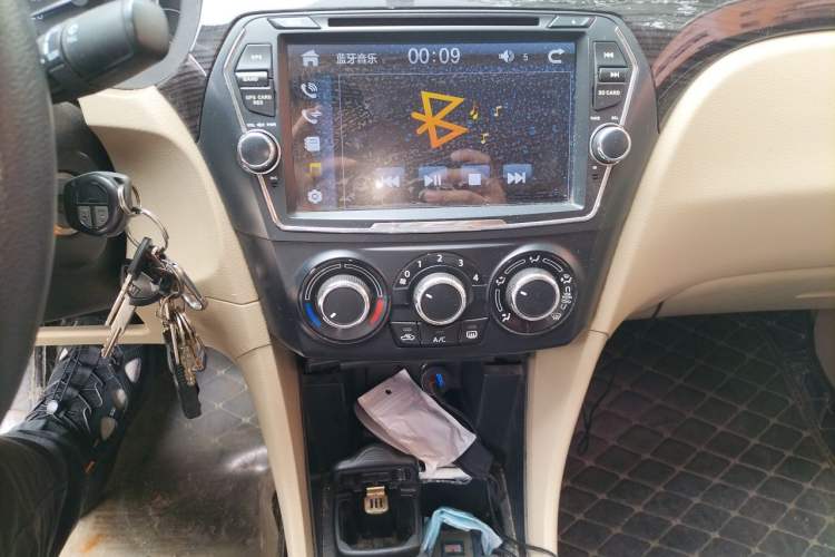 Used Suzuki Alivio 2015 1.6L Manual Comfort Model Audio And AC Panel
