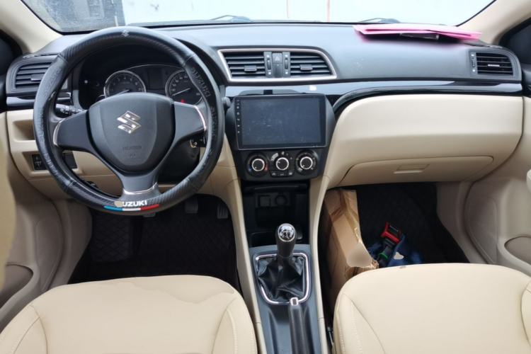 Used Suzuki Alivio 2015 1.6L Manual Comfort Model Center Console