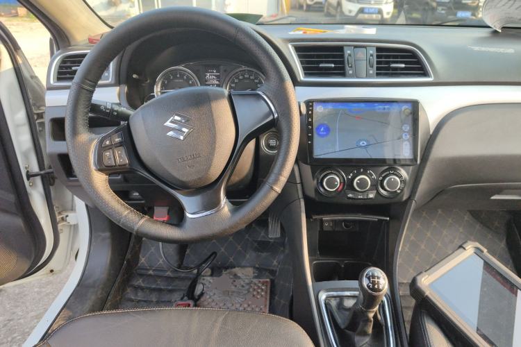 Used Suzuki Alivio 2015 1.6L Manual Enjoyment Model Center Console