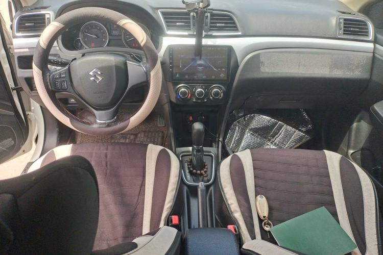 Used Suzuki Alivio 2015 1.6L Automatic Enjoyment Model Center Console