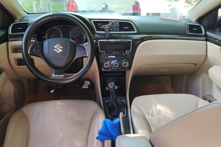 Used Suzuki Alivio 2015 1.6L Manual Enjoyment Model Center Console