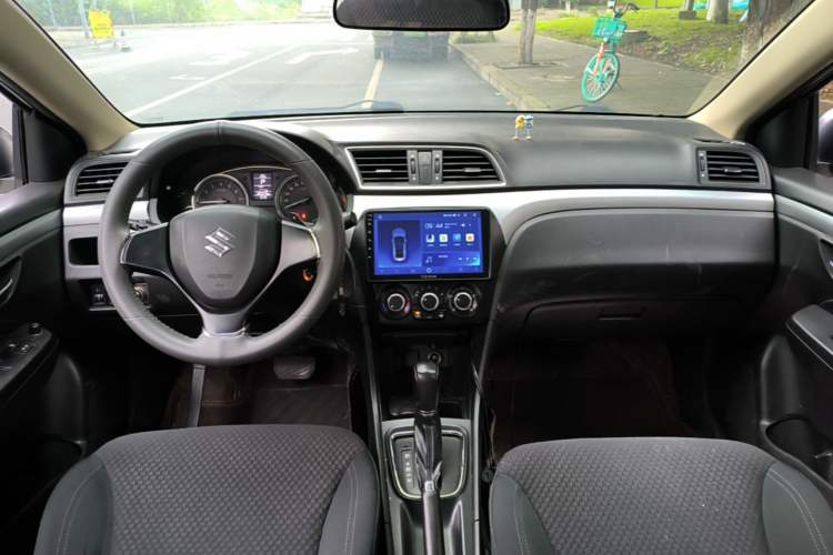 Used Suzuki Alivio 2015 1.6L Automatic Comfort Model Center Console