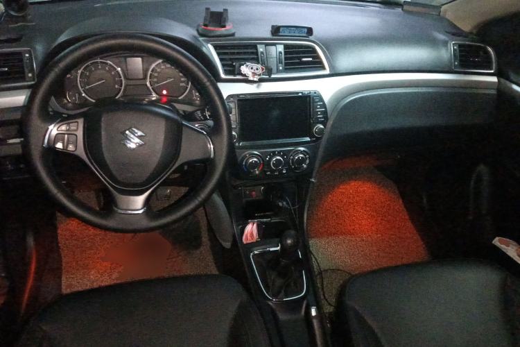 Used Suzuki Alivio 2015 1.6L Manual Enjoyment Model Center Console