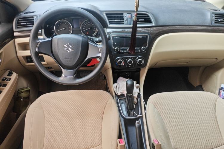 Used Suzuki Alivio 2015 1.6L Automatic Comfort Model Center Console