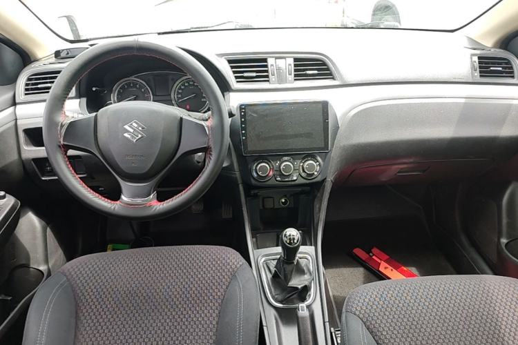 Used Suzuki Alivio 2015 1.6L Manual Comfort Model Center Console
